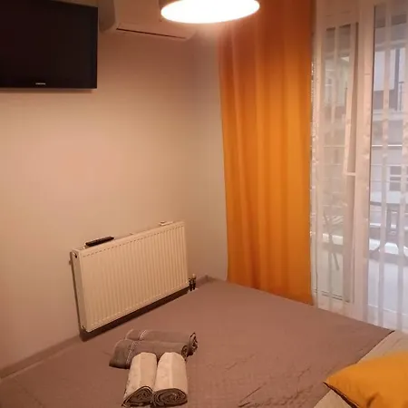 Veraman House Apartment *